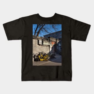 In Beijing's alleyway Kids T-Shirt